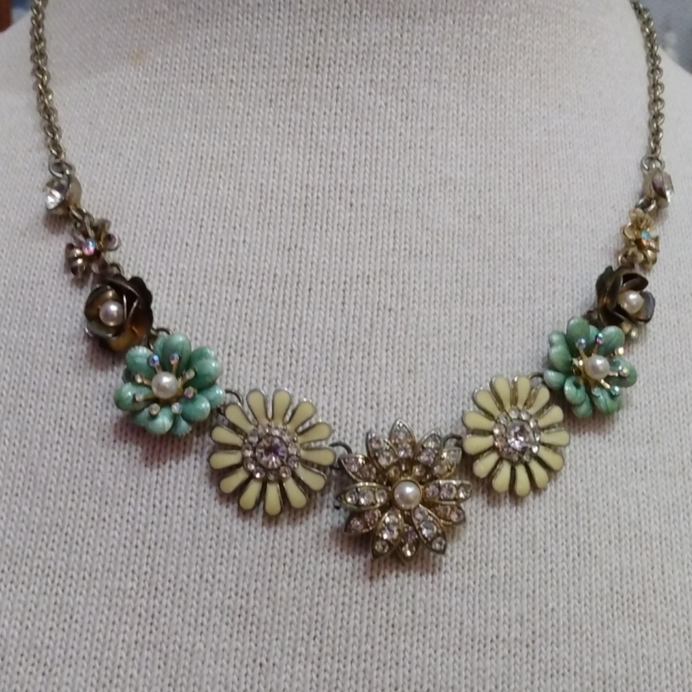Fashion flower necklace